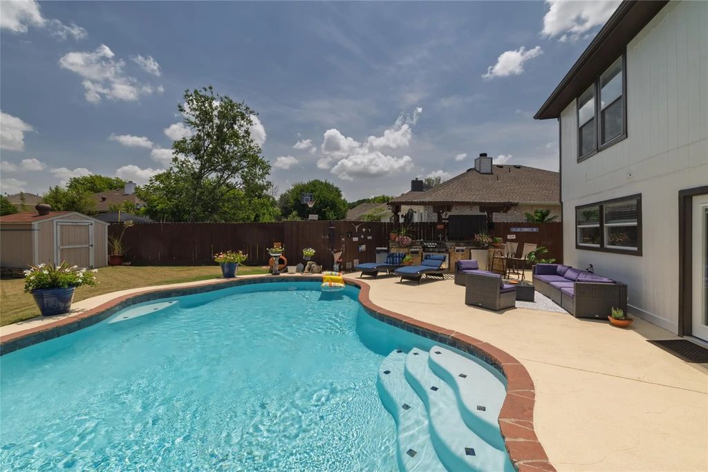 5916 Wisdom Creek Dallas TX Home For Sale With Pool in Fox Hollow