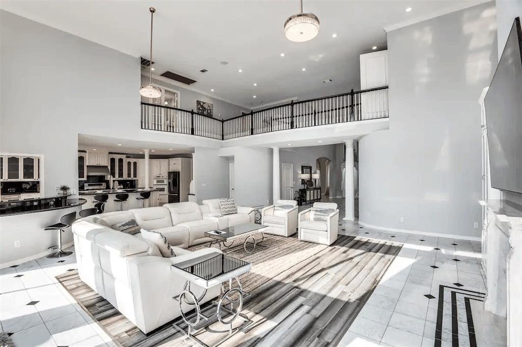 Luxury Estate Home For Sale - Lake Highlands Town Oak Dallas, TX