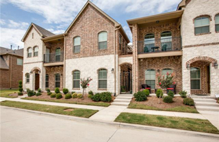 Townhomes For Sale in Carrollton, TX